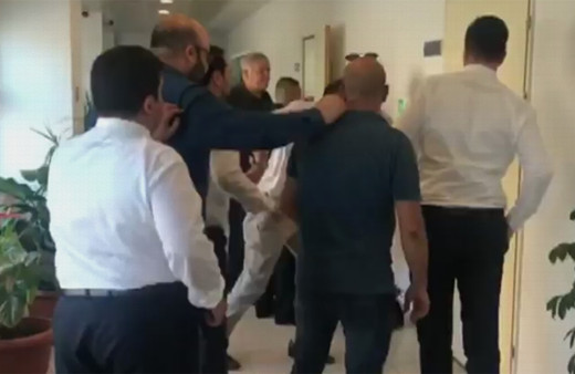 Bursa Gemlik Belediye Başkan Yardımcısı makamında rehin alındı