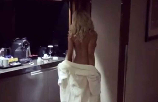 Ciciş kardeşlerin Esra Ersoy'u "Çok namusluyum" diyerek soyundu