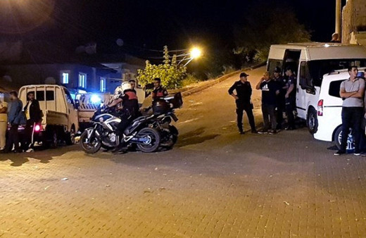 Roman ailelerin silahlı kavgası kanlı bitti: Ölü ve yaralılar var