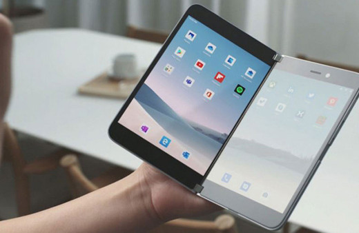 Microsoft katlanabilir akıllı telefonunu tanıttı