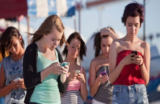 Sosyal medya gençlerin ruh sağlığını nasıl etkiliyor! İşte sonuçlar