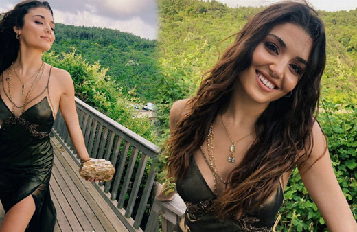 Azize dizisinin yıldızı Hande Erçel'in mini etekli pozu takipçilerini mest etti