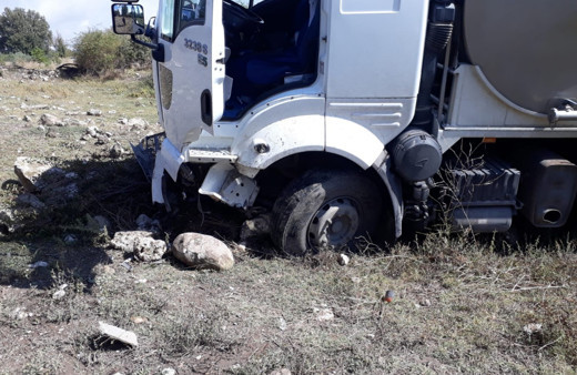 Manisa'da süt tankeri otomobil ile çarpıştı: 1 ölü 5 yaralı