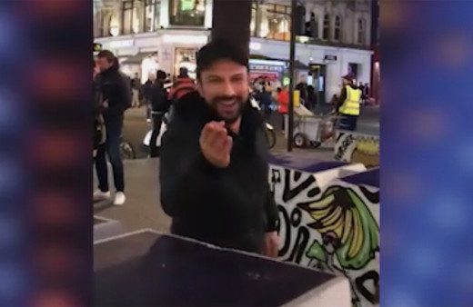 Megastar Tarkan'ı Londra sokaklarında kimse tanımadı