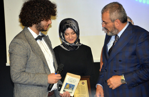 1 milyonluk ödülü kazanan Arda Ayten'e üniversitede yoğun ilgi