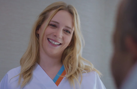 Mucize Doktor'un Hemşire Açelya'sı beyaz bikinisiyle yıktı!