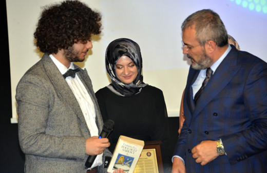 1 milyonluk ödülü kazanan Arda Ayten'e üniversitede yoğun ilgi