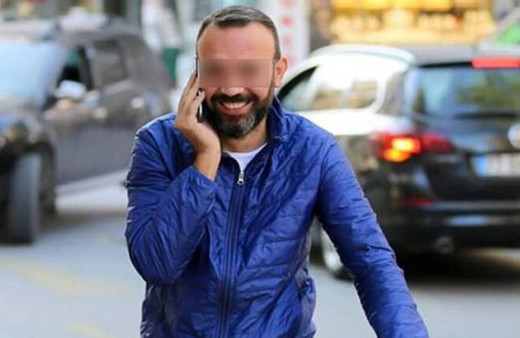 Soyunan müşterilerini gizlice kaydetmiş!