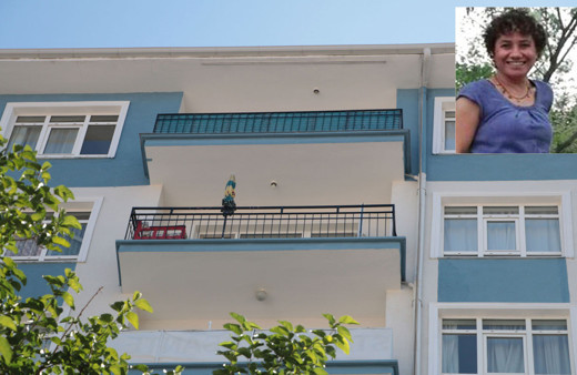 Misafirliğe gittiği arkadaşının evinin balkonundan düştü