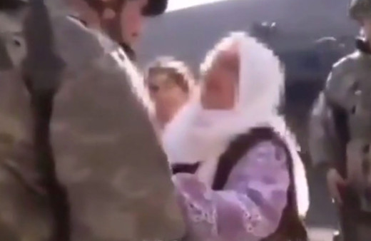 Kürt anne harekata katılan askerimize böyle seslendi: Onları ezin