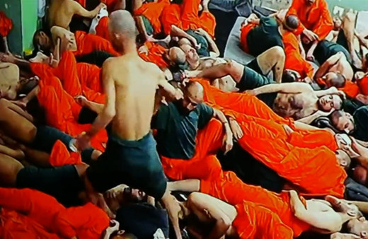 BBC IŞİD'lilerin tutulduğu cezaevlerine girdi