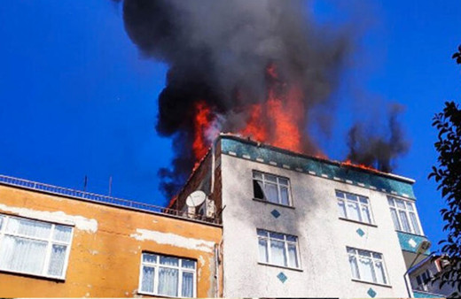 İstanbul Bağcılar'da korkutan yangın!  Çok sayıda itfaiye sevk edildi