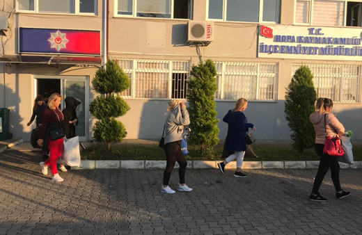Artvin'de fuhuş operasyonu 33 kadın sınır dışı edildi