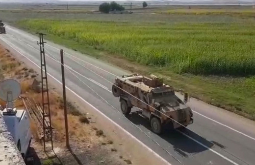 Kobani sınırında askeri hareketlilik dikkat çekti