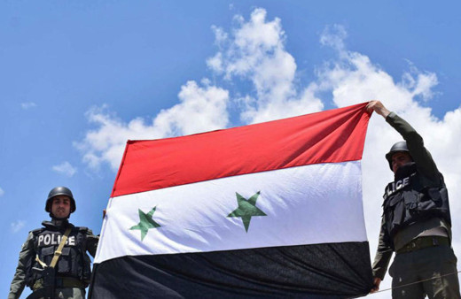 Suriye ordusu yerleşti! Haseke ve Kamışlı'daki devlet kurumlarında Suriye bayrağı çekildi