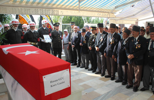 Kore Gazisi Manisa'da son yolculuğuna uğurlandı