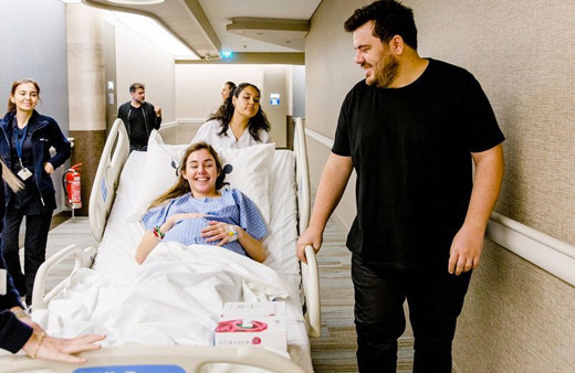 Baba olan Eser Yenenler'den eşi Berfu Yenenler'e aşk dolu paylaşım! Yanıt gecikmedi