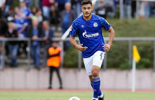 Schalke 04 asker selamı için Ozan Kabak'ı uyaracak