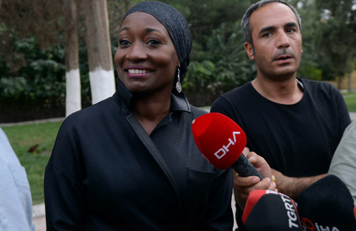 Dünyaca ünlü sanatçı Müslüman oldu! Barış Pınarı'na destek verdi