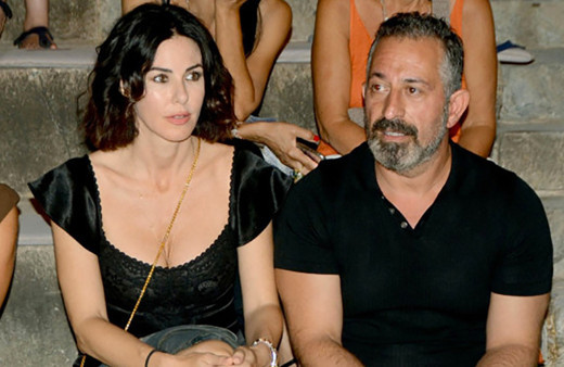 Cem Yılmaz'ı ile Defne Samyeli ayrıldı mı ilk olarak yalanlamışlardı