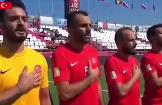 Yunanistan'da "Barış Pınarı Harekatı" karşıtı skandal pankart