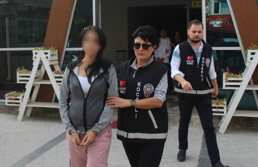 Masaj derneğine fuhuş operasyonu! Gelin ve görümce gözaltında