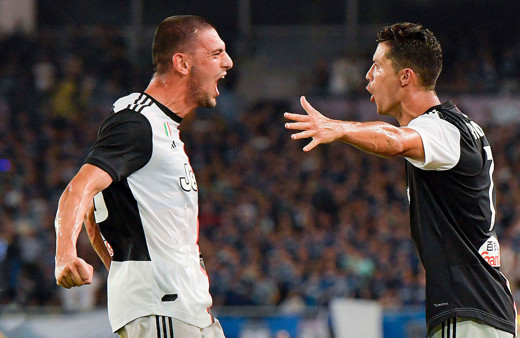 Ronaldo'dan Merih Demiral'a asker selamıyla karşılama