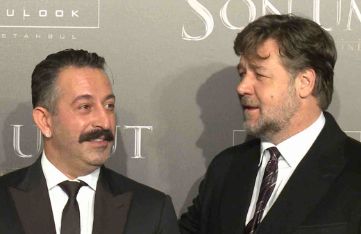 Cem Yılmaz'ı tebrik eden dünyaca ünlü Russell Crowe'a yanıt: Amcanın oğlu olsa yapmaz
