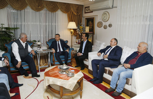 Cumhurbaşkanı Yardımcısı Fuat Oktay'dan Semih Yalçın'a taziye ziyareti