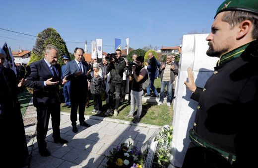 "Bilge Kral" Aliya, kabri başında anıldı