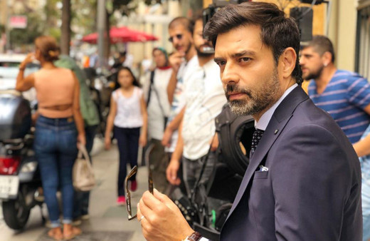 Oyuncu Cansel Elçin iç çamaşırıyla poz verdi sosyal medya yıkıldı