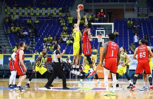 Fenerbahçe Beko Bahçeşehir Koleji'ni yenerek 4'te 4 yaptı