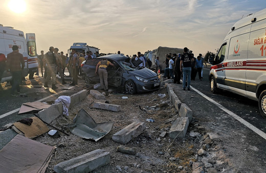 Mardin'de zincirleme kaza 1 ölü başsavcı ile 6 kişi yaralı