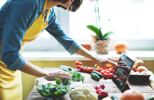 Kışa hazırlık için ıspanaklı bulgur köfteli çorba tarifi