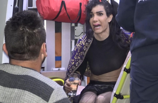 Bursa'da düşen mum evini yaktı! Ölen köpeğine gözyaşı döktü