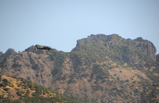 Tunceli'de teröristler yol yapan işçilere saldırdı