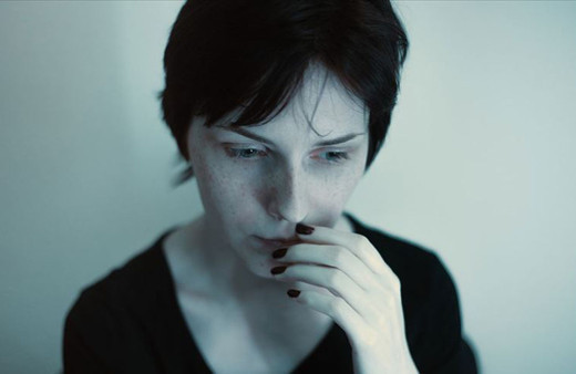 Panik atak nedir? Belirtileri ve tedavi yöntemleri nelerdir?