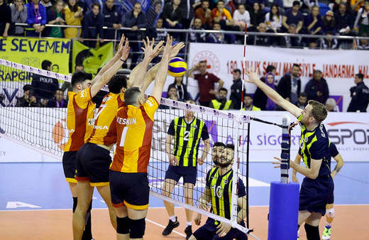 Şampiyonlar Kupası'nda dev derbi