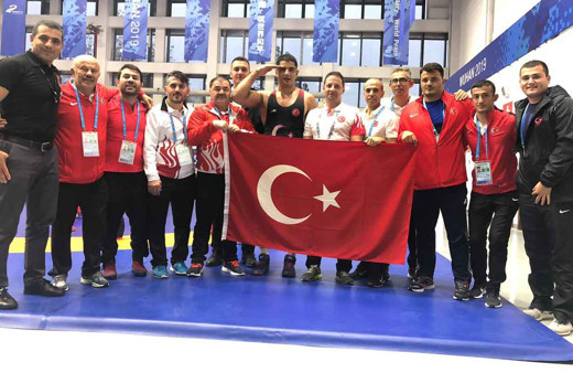 Milli güreşçi, Dünya Askeri Olimpiyat Oyunları'nda serbest stil 125 kiloda altın madalyanın sahibi oldu