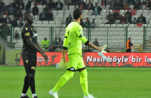 Tarihe geçen Serkan Kırıntılı taraftarı ikiye böldü