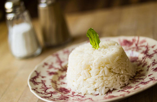 Pilav nasıl tane tane olur işin sırrı buz gibi suda!