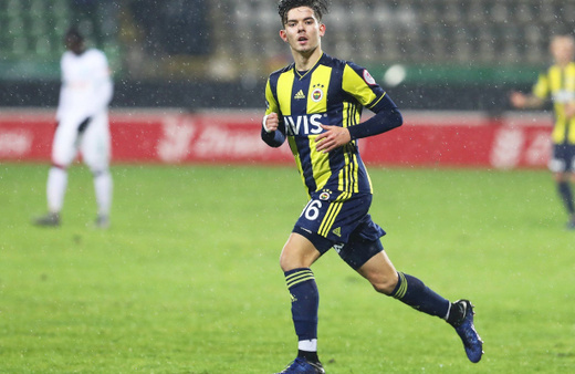 Ferdi Kadıoğlu menajerini çağırdı Fenerbahçe'den ayrılıyor