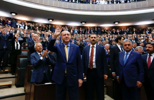 AK Parti'den istifa haberi! Eski Vekil Mustafa Öztürk Davutoğlu'na katılacak
