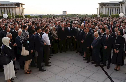 Yönetmelik değişti Resmi bayramlarda resepsiyon yerine kabul töreni