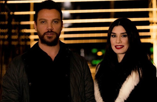 Düğünde birbirlerine girdiler Burcu Kıratlı Sinan Akçıl'a 'maymun' dedi!