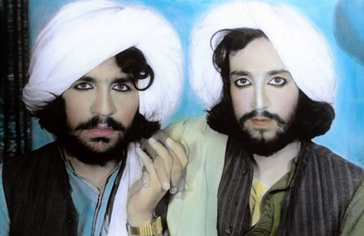 Taliban üyelerinin daha önce hiç görülmemiş makyajlı fotoğraflarına bakın