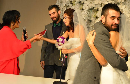 Türkan Şoray nikah şahidi oldu Zeynep Casalini kızı Ceren Sarp'ı evlendirdi