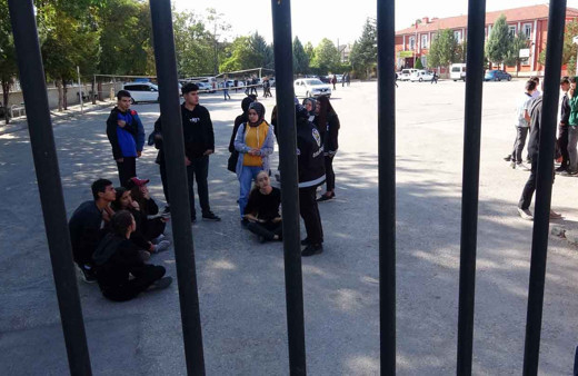 Konya'da lisede öğrencilere taciz şüphelisi hademeye gözaltı