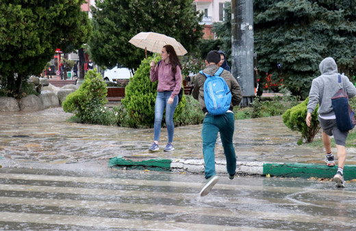 14 il için sağanak yağış uyarısı! Meteoroloji saat verdi