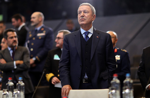 Milli Savunma bakanı Hulusi Akar NATO'ya kapak attı! Asker selamı çaktı